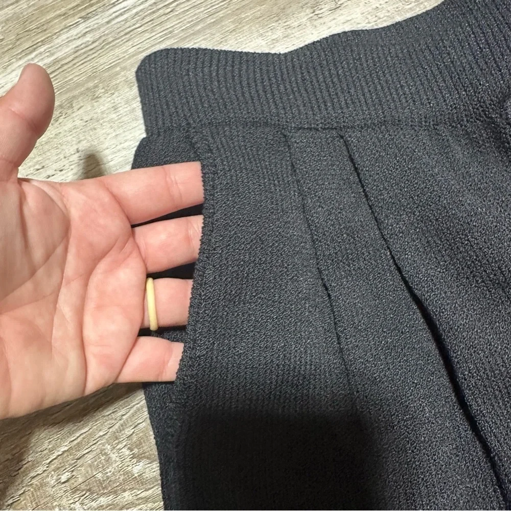 St John Collection black knit pants size 4 EUC